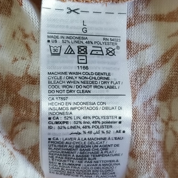 ๐ฅณ 5/$25! NWT! OLD NAVY Rust and White Floral Top - Picture 5 of 5